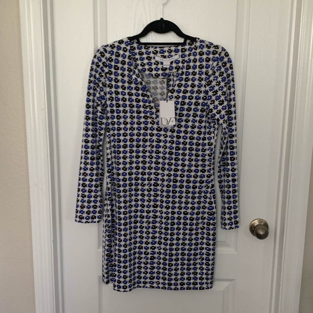 Beautiful size 2 Diane Von Furstenberg dress